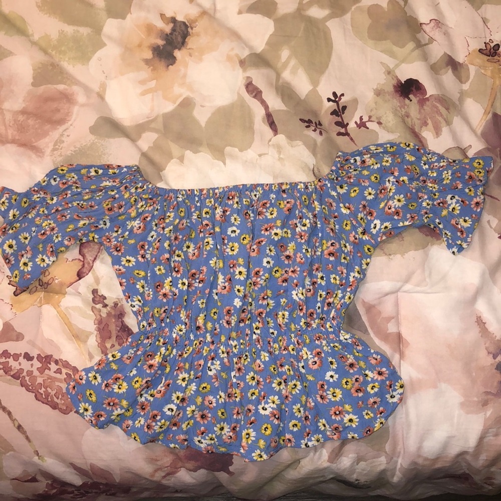 NWT AE Printed Off the Shoulder Blouse